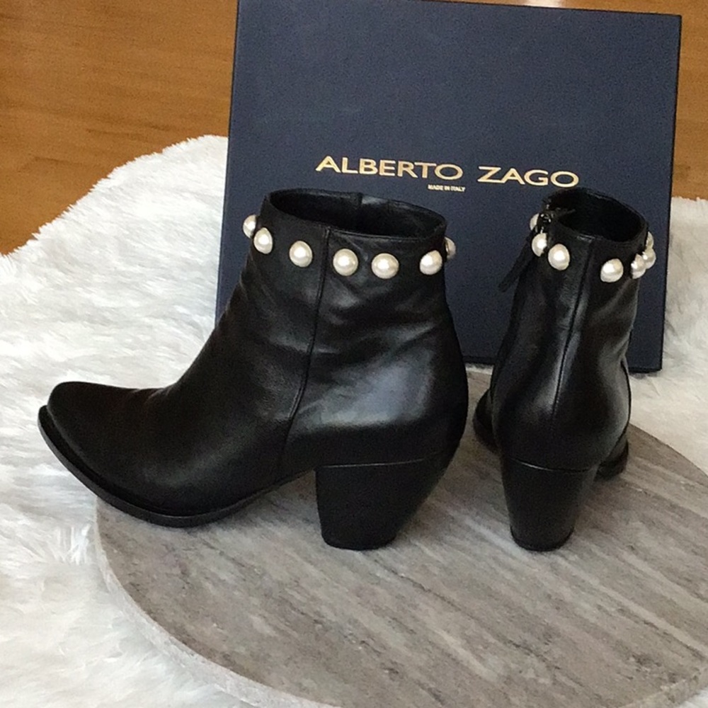 ALBERTO ZAGO Black Leather Booties With Pearl Details On The Ankle Area. - Picture 4 of 14